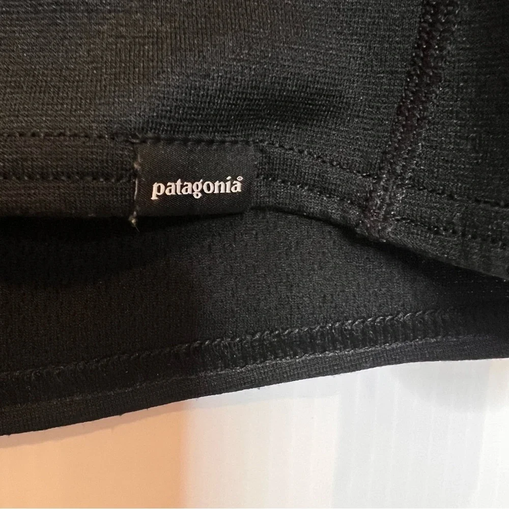PATAGONIA Capilene 3‎ Midweight Zip-Neck Base Layer. Size Medium